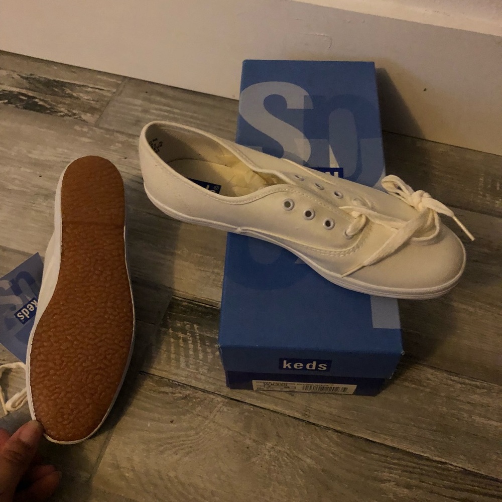 Women’s Keds Size 7 NWT